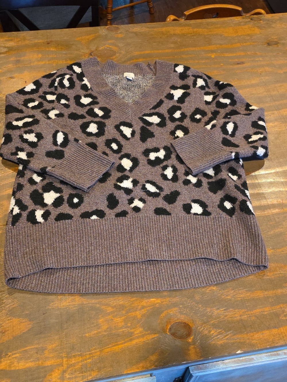 a new day Purple Leopard Print V-Neck Sweater